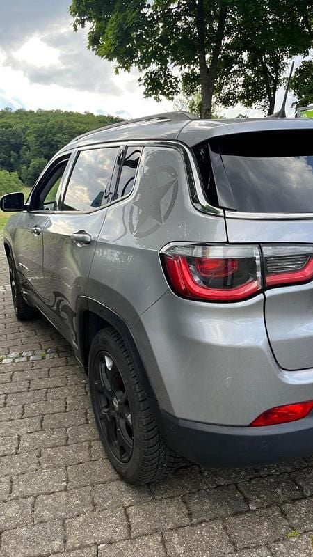Gebraucht Jeep Compass 170 PS (125 kW) 2017 Silber SUV