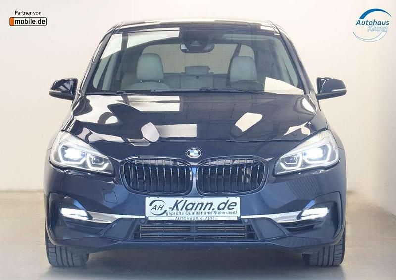 Gebraucht BMW 218 Luxury Line 140 PS (102 kW) 2018 Imperialblau brillanteffekt Van / Kleinbus