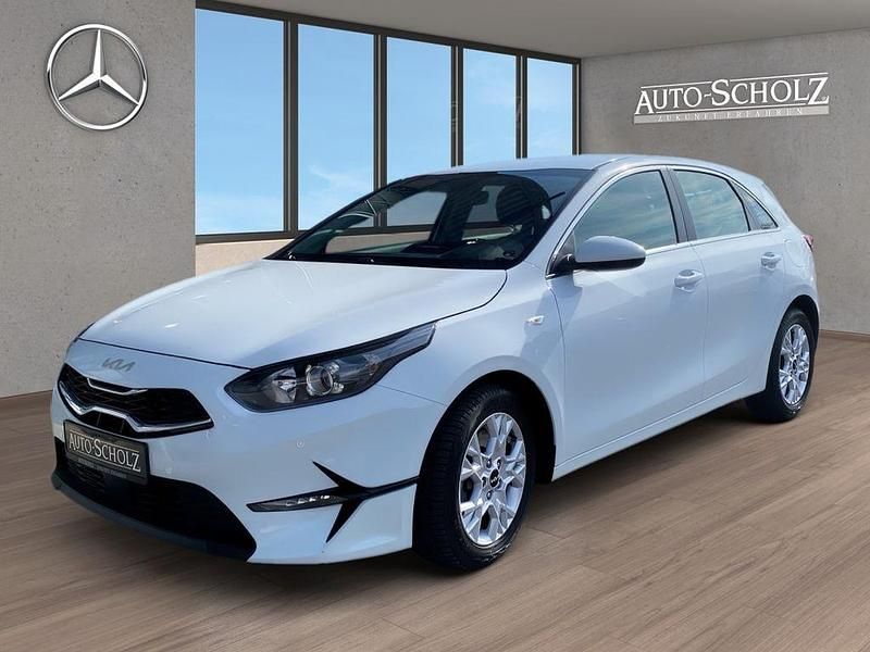 Gebraucht Kia Ceed Vision 140 PS (102 kW) 2024 Weiß Kleinwagen