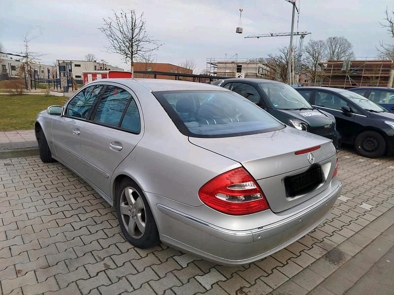 Gebraucht Mercedes E200 Avantgarde 163 PS (119 kW) 2004 Grau Limousine