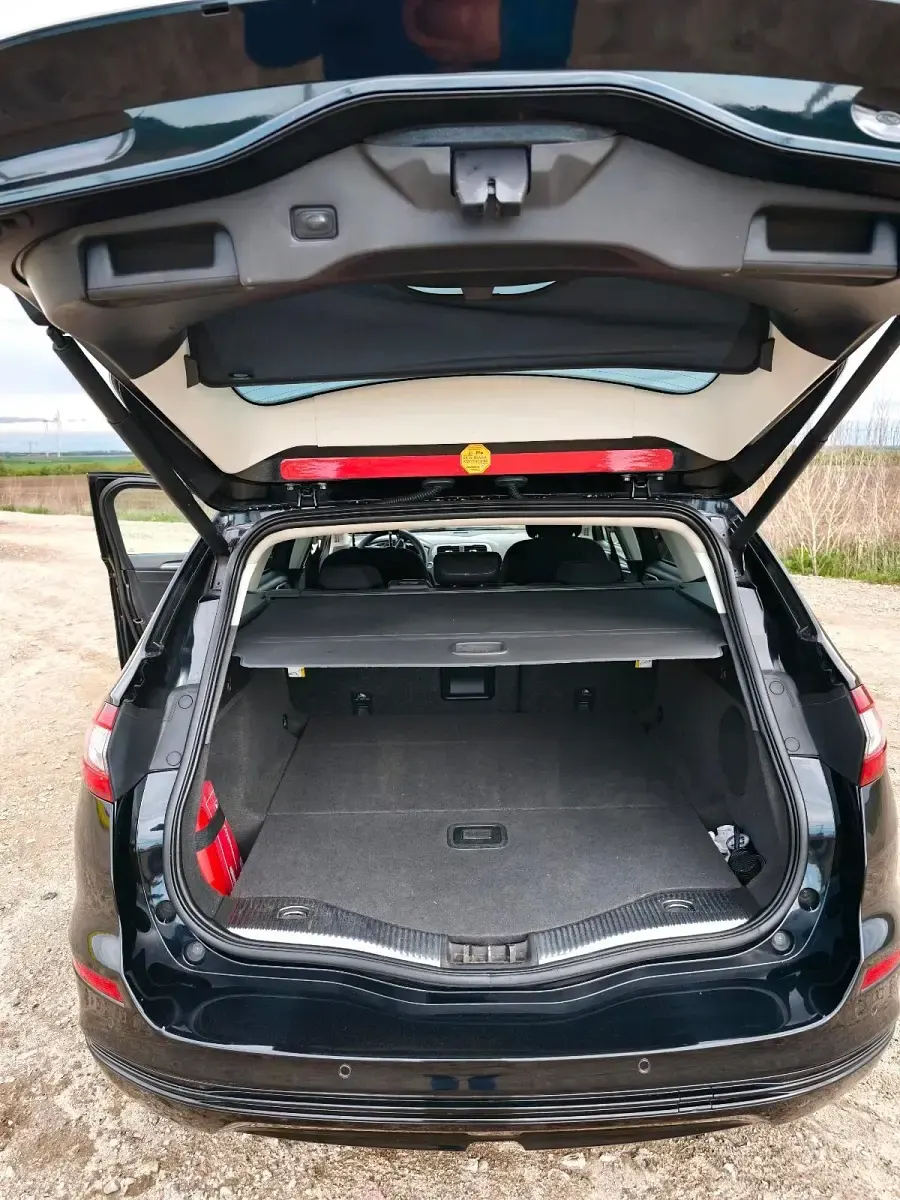 Gebraucht Ford Mondeo Titanium 150 PS (110 kW) 2015 Schwarz Kombi