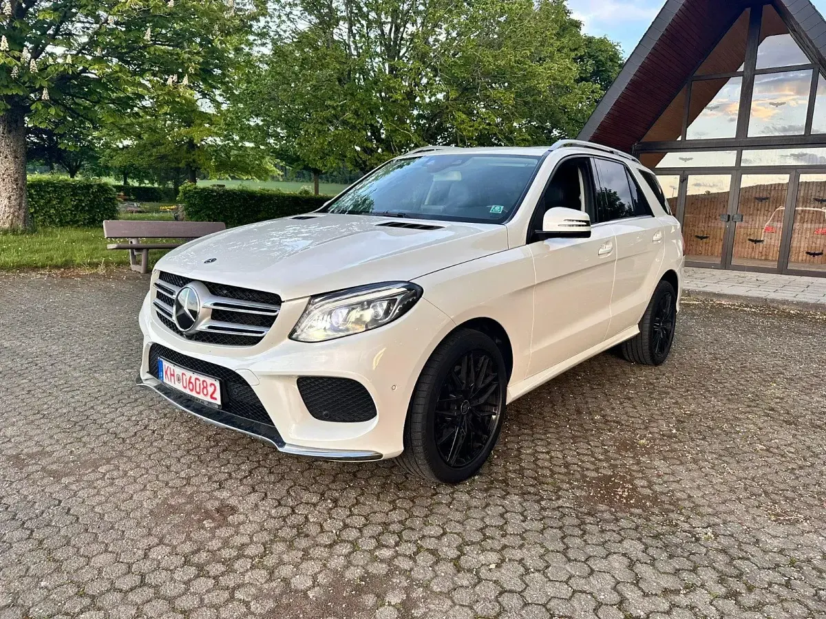 Gebraucht Mercedes GLE400 AMG line 333 PS (244 kW) 2017 Weiß SUV