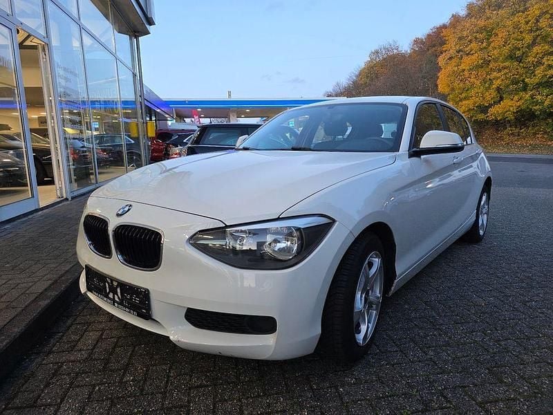 Weiß Gebraucht 2012 BMW 114 Kleinwagen | 5.950 € (Fairer Preis) - Bild 1/4