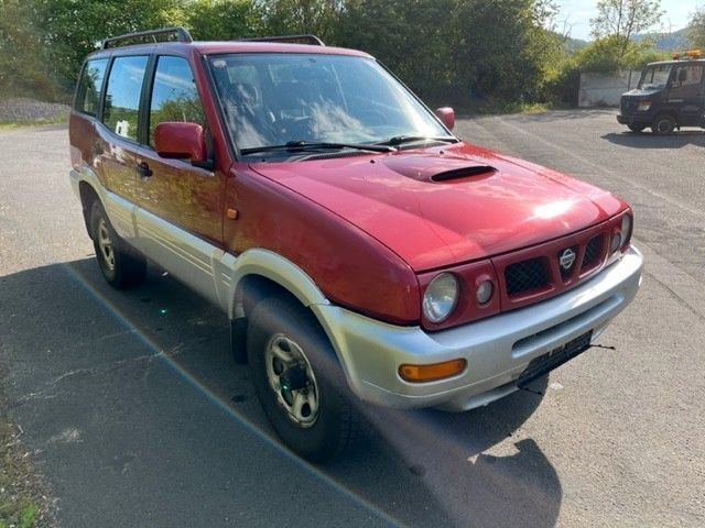 Gebraucht Nissan Terrano 125 PS (91 kW) 1999 Rot SUV