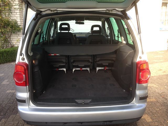 Gebraucht VW Sharan 131 PS (96 kW) 2005 Silber metallic Van / Kleinbus