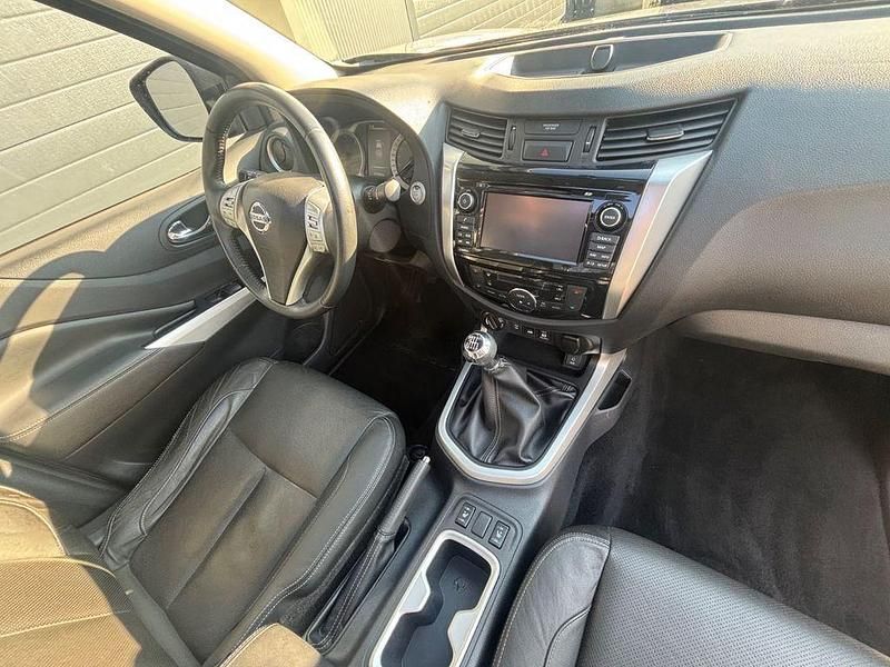 Gebraucht Nissan Navara Tekna 190 PS (139 kW) 2016 Grau Pickup