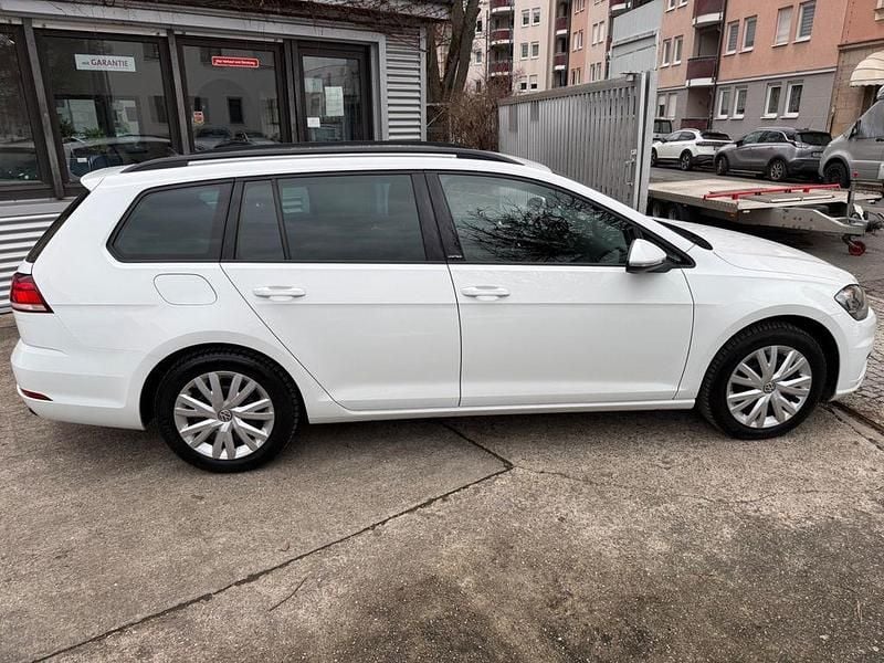 Gebraucht VW Golf VII United 150 PS (110 kW) 2020 Weiß Kombi