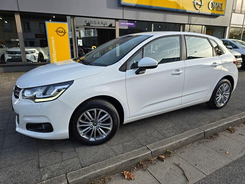 Blanc banquise Gebraucht 2017 Citroën C4 SELECTION Kleinwagen | 7.950 € (Fairer Preis) - Bild 1/4
