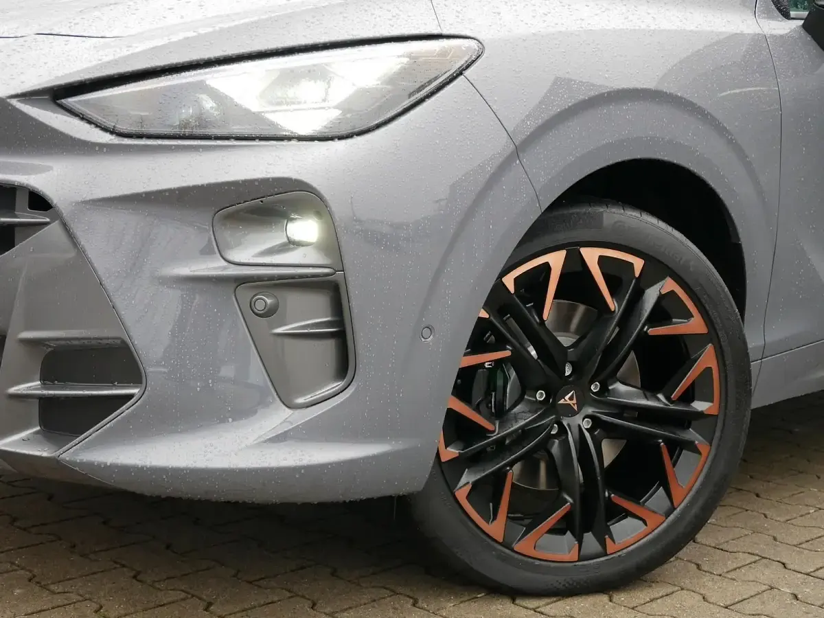 Neu Cupra Terramar 265 PS (194 kW) 2025 Grau SUV