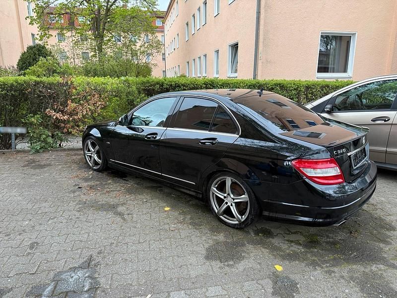 Gebraucht Mercedes C320 224 PS (164 kW) 2008 Schwarz Limousine