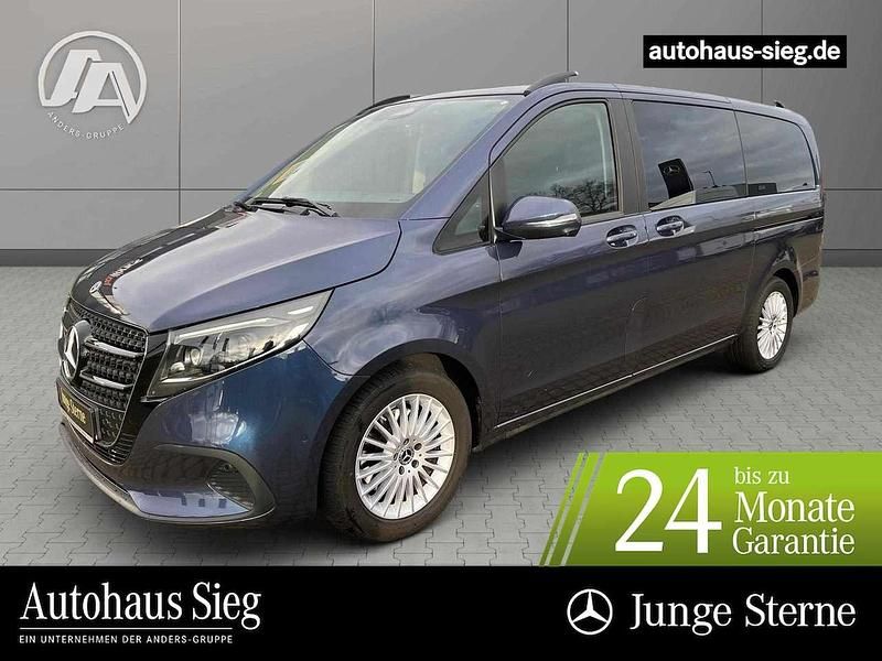 Blau Gebraucht 2024 Mercedes V220 Style Van / Kleinbus | 60.450 € (Fairer Preis) - Bild 1/3