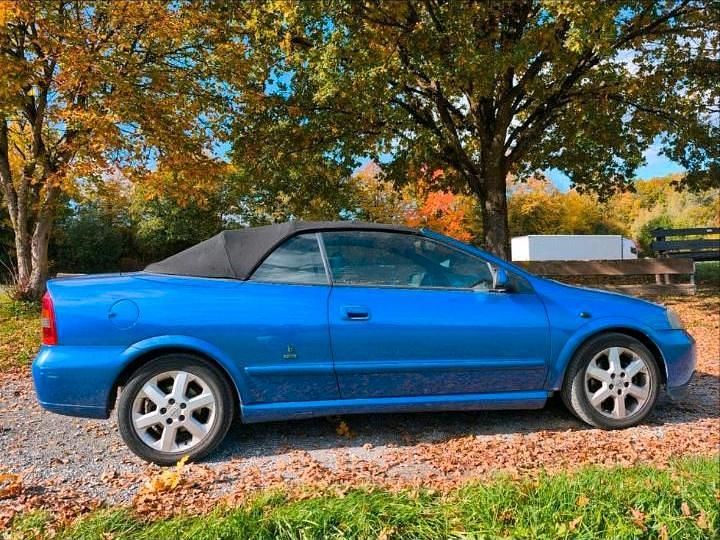 Gebraucht Opel Astra Cabriolet 147 PS (108 kW) 2002 Blau Cabrio