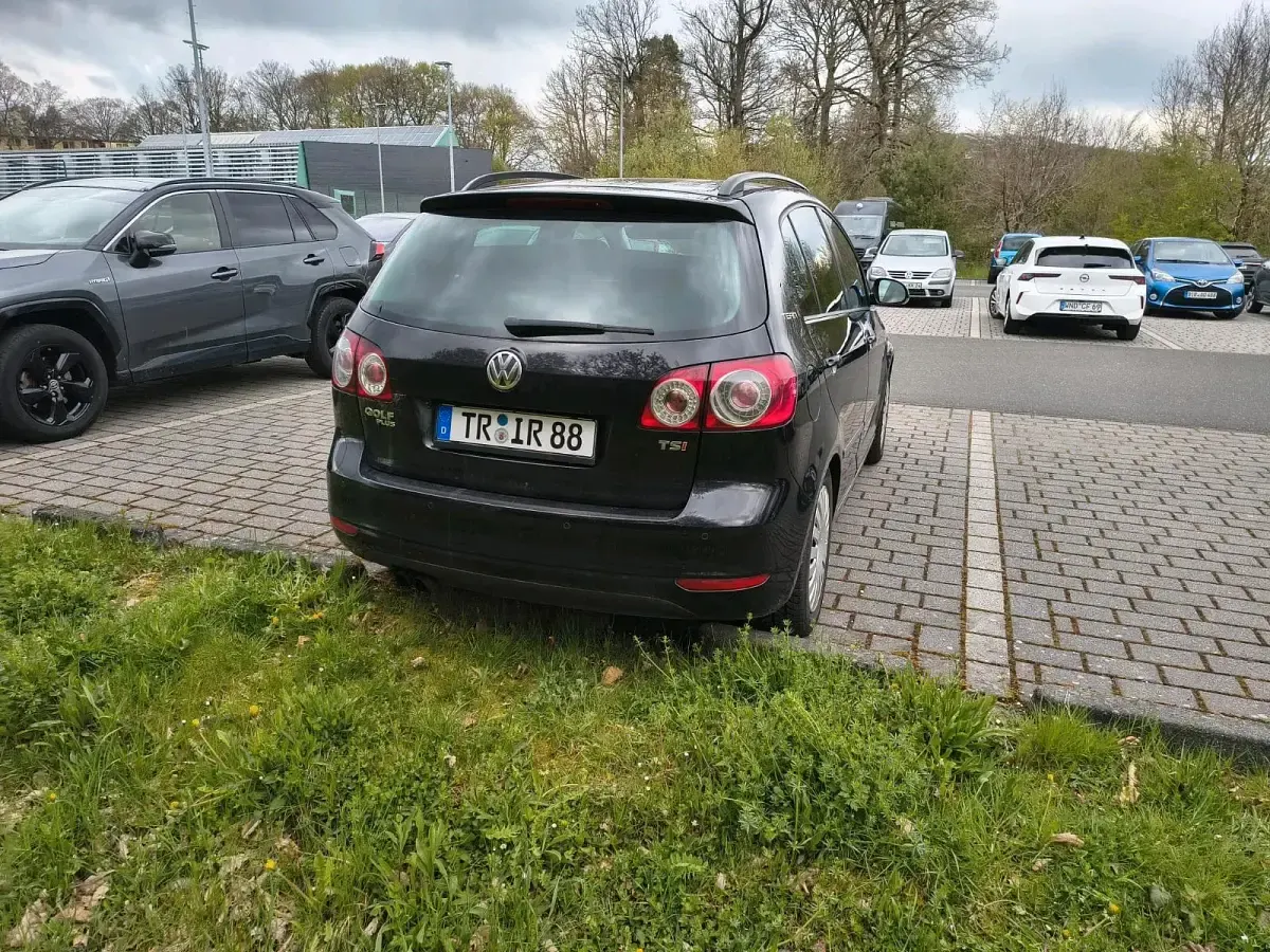 Gebraucht VW Golf VI 122 PS (89 kW) 2011 Schwarz Kleinwagen