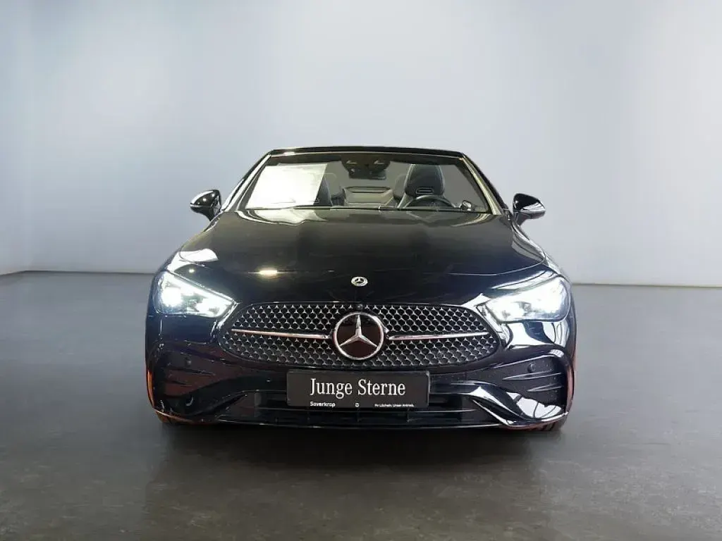 Gebraucht Mercedes 300 AMG 258 PS (189 kW) 2025 Schwarz unilack schwarz uni Cabrio