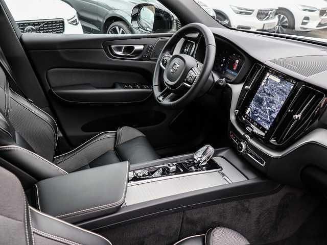 Gebraucht Volvo XC60 Plus 349 PS (256 kW) 2023 Weiß SUV