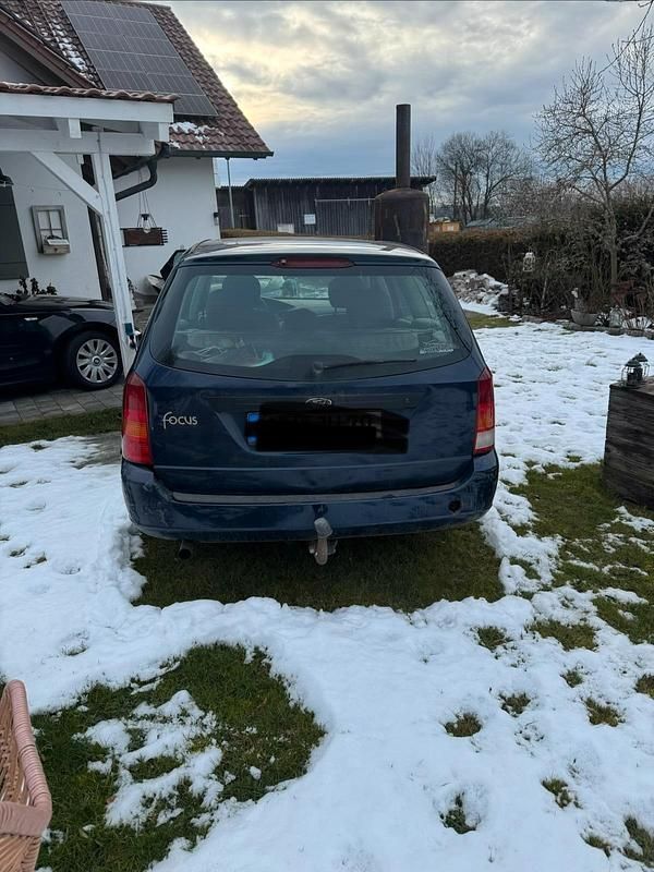 Gebraucht Ford Focus 90 PS (66 kW) 2003 Blau Kombi