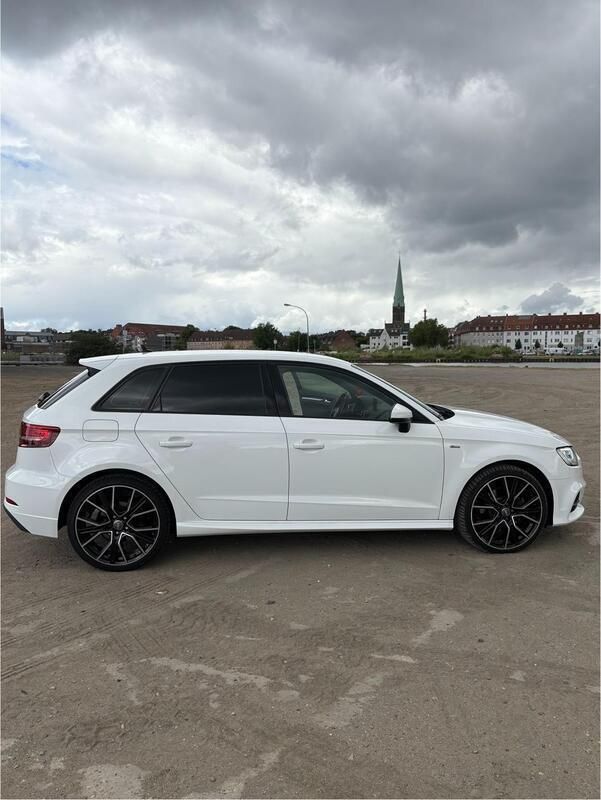 Weiß Gebraucht 2019 Audi A3 S-Line Limousine | 17.999 € (Superpreis) - Bild 1/4