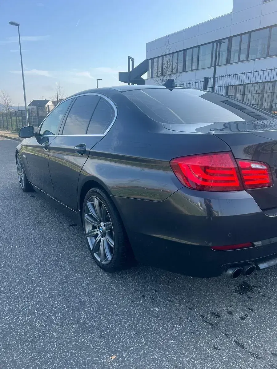 Gebraucht BMW 523 204 PS (150 kW) 2010 Grau Limousine