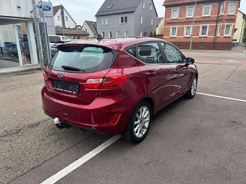 Gebraucht Ford Fiesta Titanium 101 PS (74 kW) 2019 Rubyrot (metallic) Kleinwagen