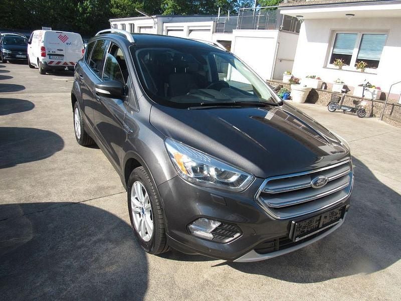 Używany Ford Kuga Titanium 150 KM (110 kW) 2017 Szary SUV