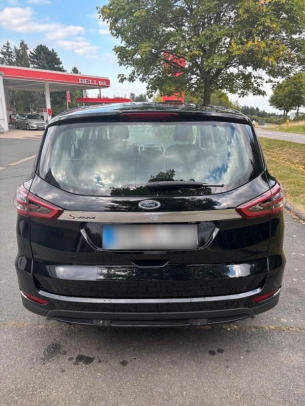 Second-hand Ford S-MAX S 150 CP (110 kW) 2017 Negru Monovolum