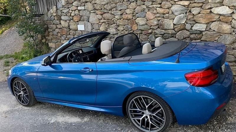 Blau Gebraucht 2017 BMW M240 M Sport Cabrio | 29.700 € (Guter Preis) - Bild 1/4