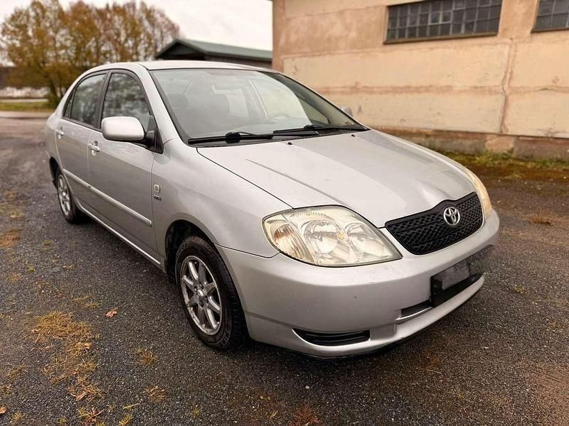 Silber Gebraucht 2004 Toyota Corolla Limousine | 2.000 € (Fairer Preis) - Bild 1/4
