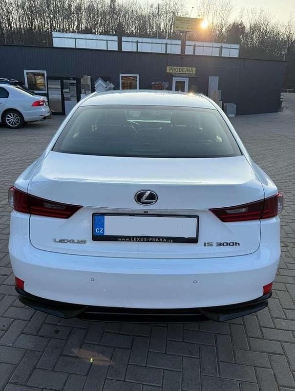 Gebraucht Lexus IS300h Sport Line 181 PS (133 kW) 2014 Weiß Limousine