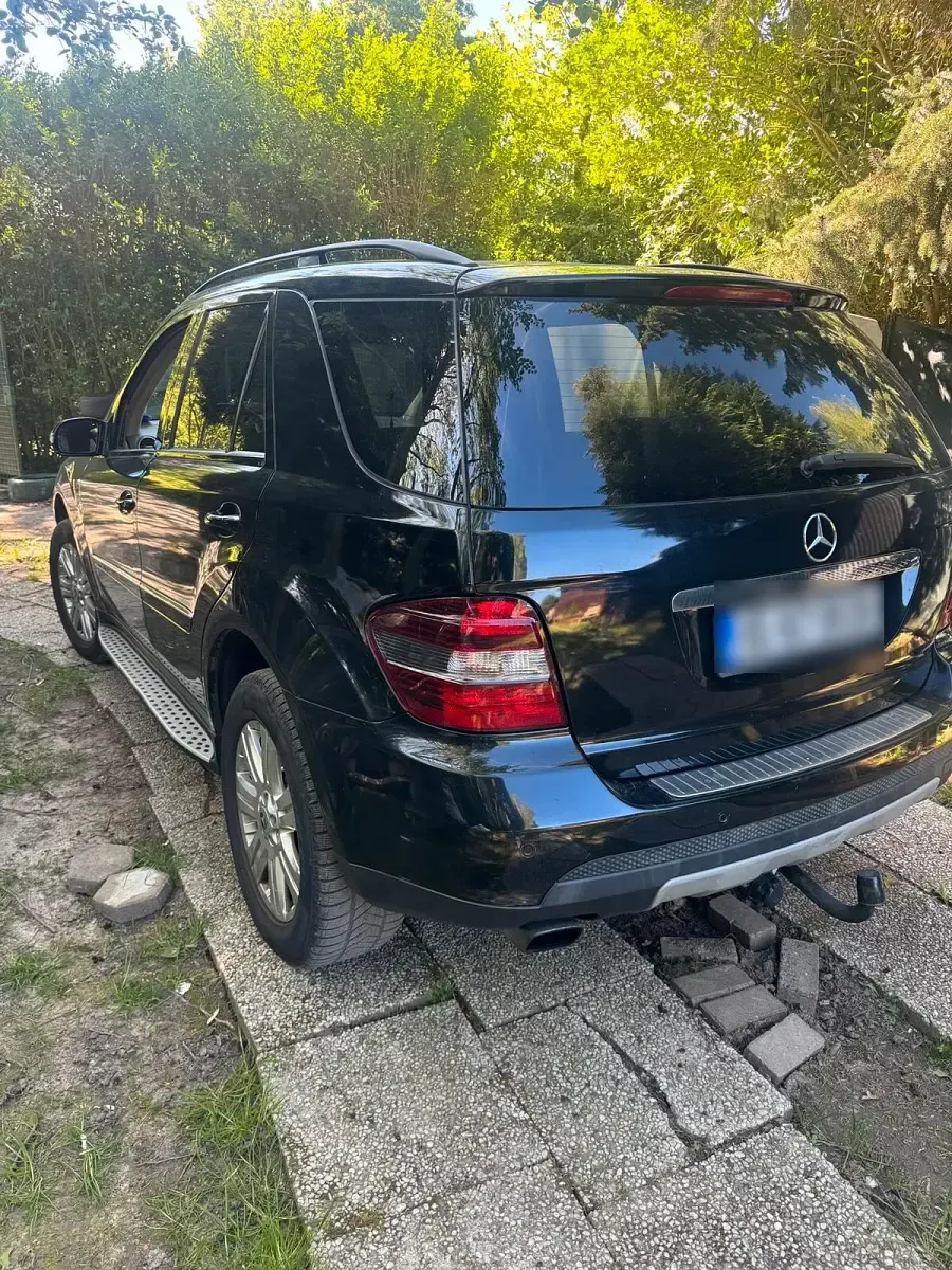 Second-hand Mercedes ML280 190 CP (139 kW) 2009 Negru SUV