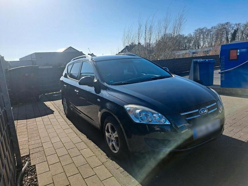 Gebraucht Kia Ceed 126 PS (92 kW) 2009 Schwarz Kleinwagen