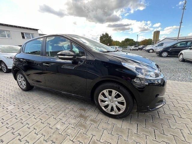 Gebraucht Peugeot 208 Active 82 PS (60 kW) 2016 Schwarz Kleinwagen