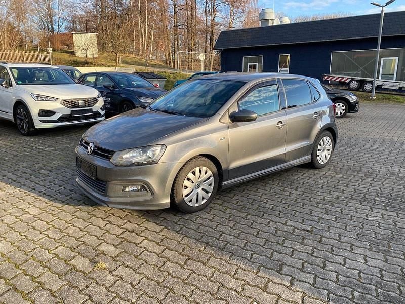 Grau Gebraucht 2014 VW Polo Life Kleinwagen | 8.990 € (Fairer Preis) - Bild 1/4