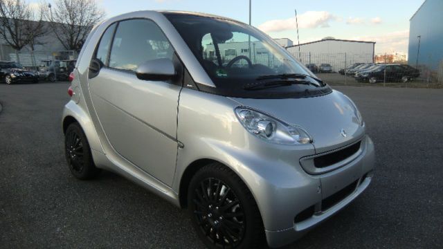 Gebraucht Smart ForTwo Coupé 71 PS (52 kW) 2010 Silber metallic Coupé