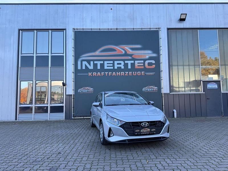 Silber Gebraucht 2022 Hyundai i20 Select Limousine | 10.999 € (Guter Preis) - Bild 1/4