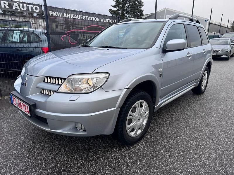 Silber Gebraucht 2006 Mitsubishi Outlander Intense SUV | 6.950 € (Fairer Preis) - Bild 1/4