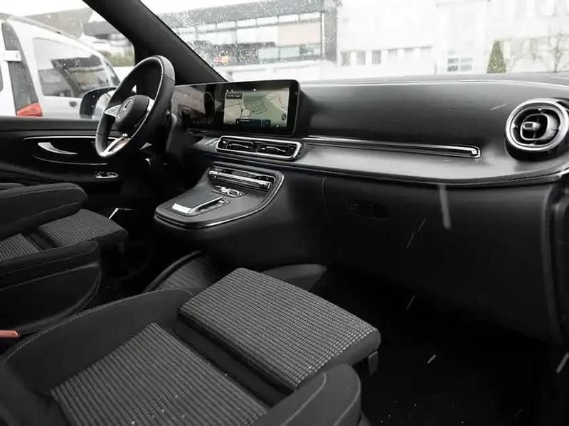 Gebraucht Mercedes V250 Style 190 PS (139 kW) 2025 Hightechsilber metallic Van / Kleinbus