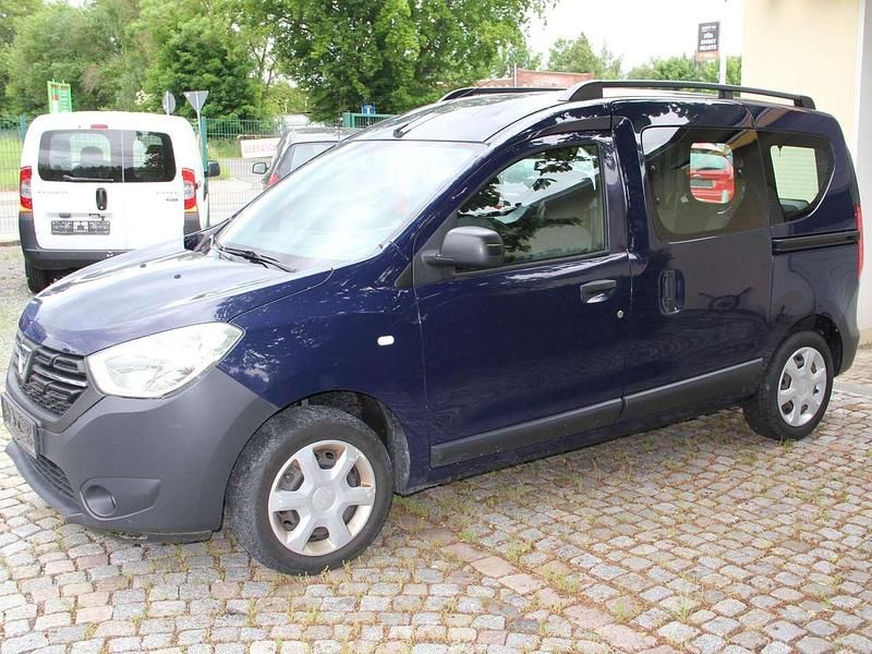 Blau marine Gebraucht 2017 Dacia Dokker Ambiance Van | 7.900 € (Guter Preis) - Bild 1/4