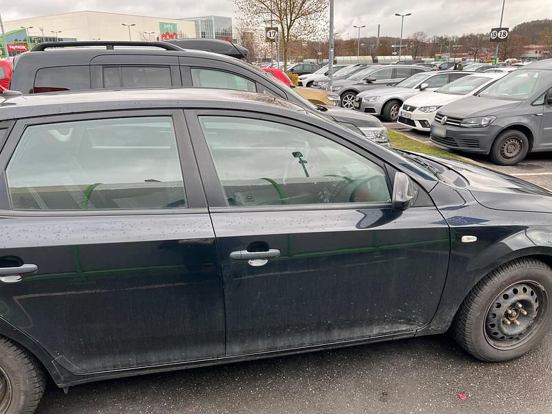 Gebraucht Kia Ceed 109 PS (80 kW) 2008 Schwarz Kleinwagen