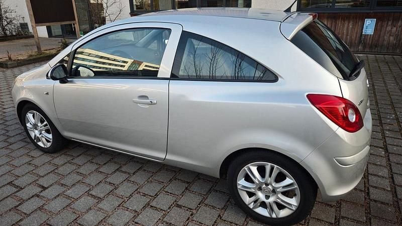Gebraucht Opel Corsa Innovation 80 PS (58 kW) 2008 Silber Kleinwagen