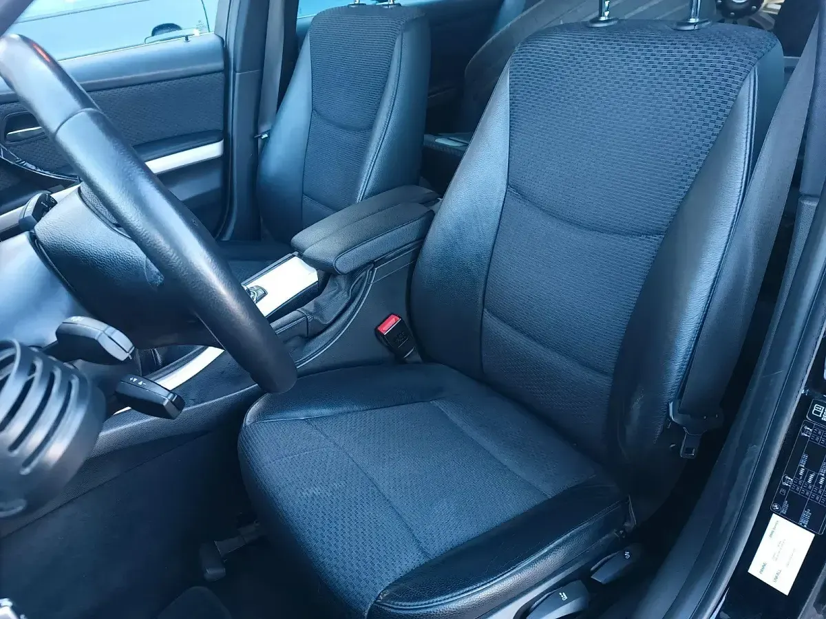 Second-hand BMW 330 245 CP (180 kW) 2011 Negru Break