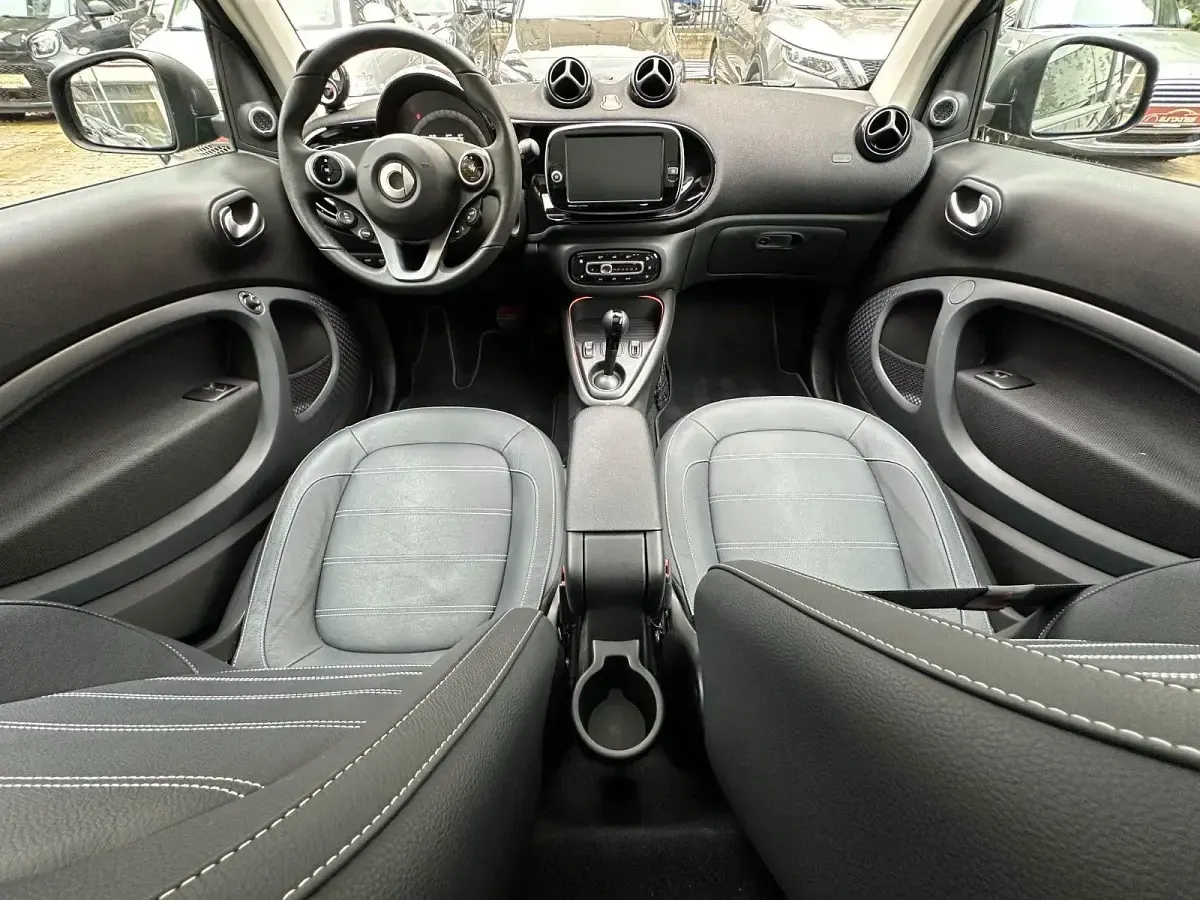 Gebraucht Smart ForTwo Coupé Brabus 60 kW (82 PS) 2021 Schwarz Kleinwagen