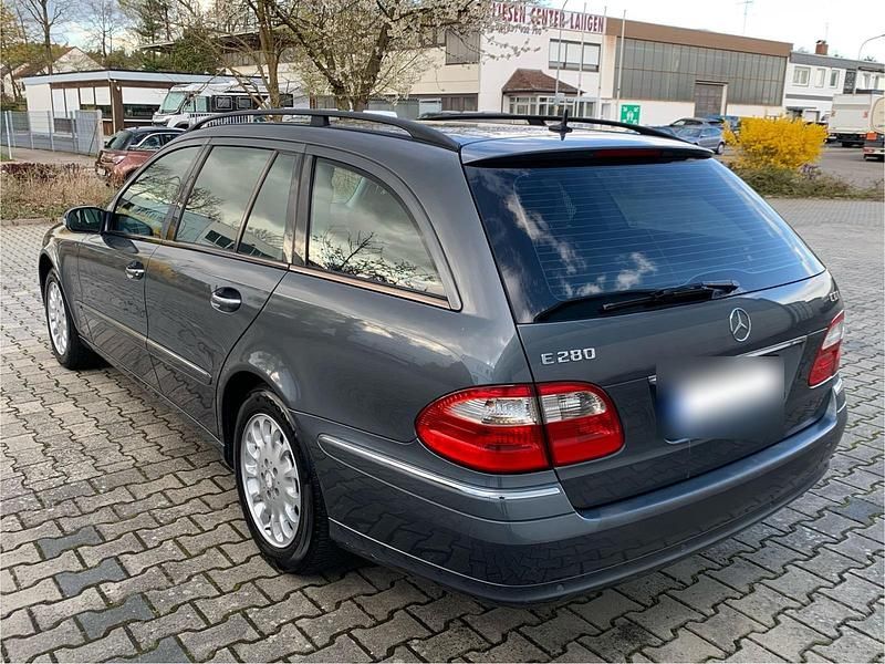 Gebraucht Mercedes E280 Elegance 190 PS (139 kW) 2005 Grau Kombi