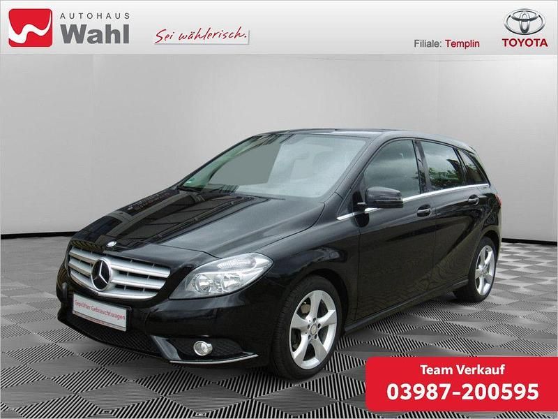 Schwarz Gebraucht 2013 Mercedes B180 Van / Kleinbus | 9.890 € (Superpreis) - Bild 1/4