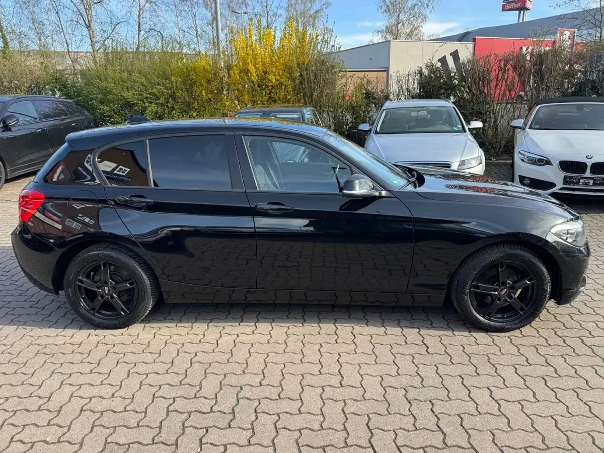 Gebraucht BMW 116 Advantage 109 PS (80 kW) 2017 Schwarz Kleinwagen