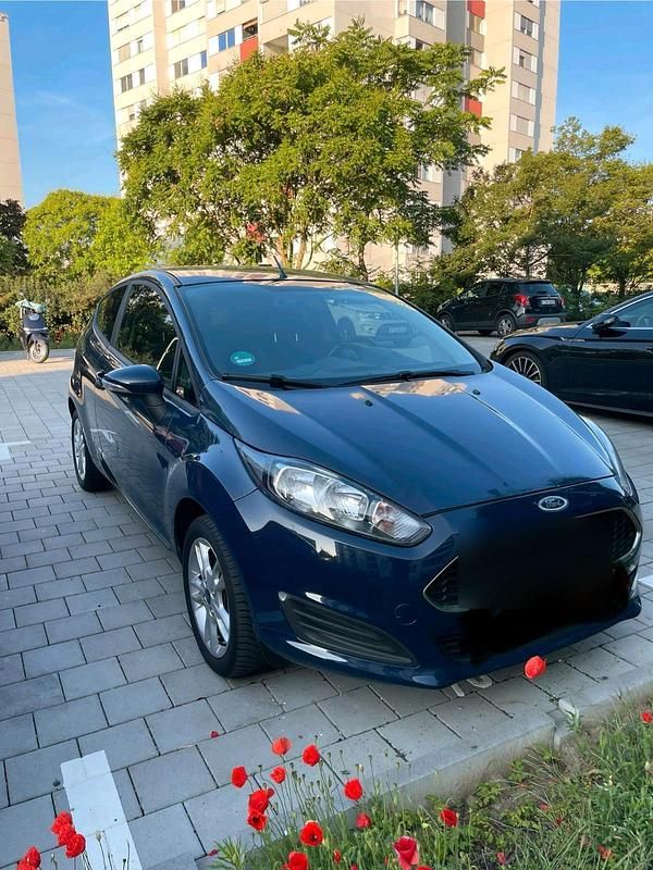 Blau Gebraucht 2016 Ford Fiesta SYNC Edition Kleinwagen | 4.700 € (Fairer Preis) - Bild 1/4