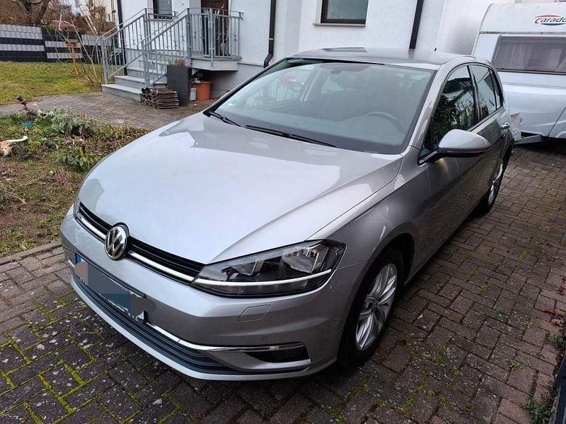 Gebraucht VW Golf VII 125 PS (91 kW) 2017 Silber Limousine