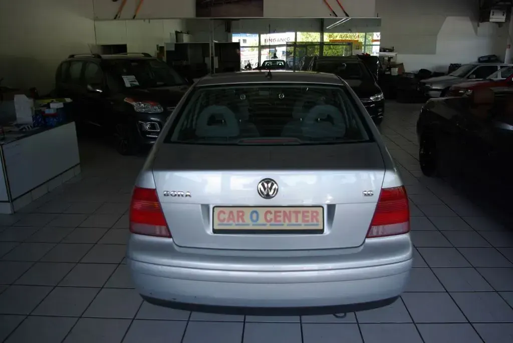 Gebraucht VW Bora Comfortline 102 PS (75 kW) 2000 Silber Limousine