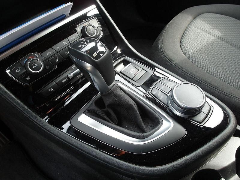 Gebraucht BMW 225 Active Tourer Advantage 224 PS (164 kW) 2016 Grau Van / Kleinbus