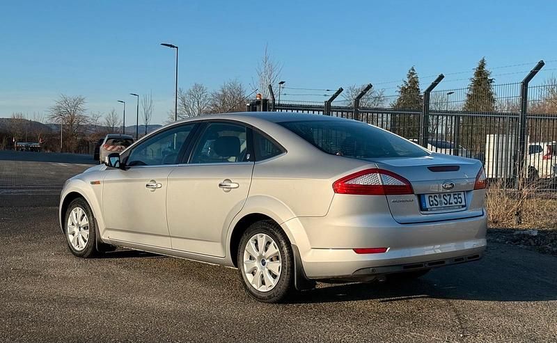 Gebraucht Ford Mondeo Ghia 145 PS (106 kW) 2007 Silber Limousine