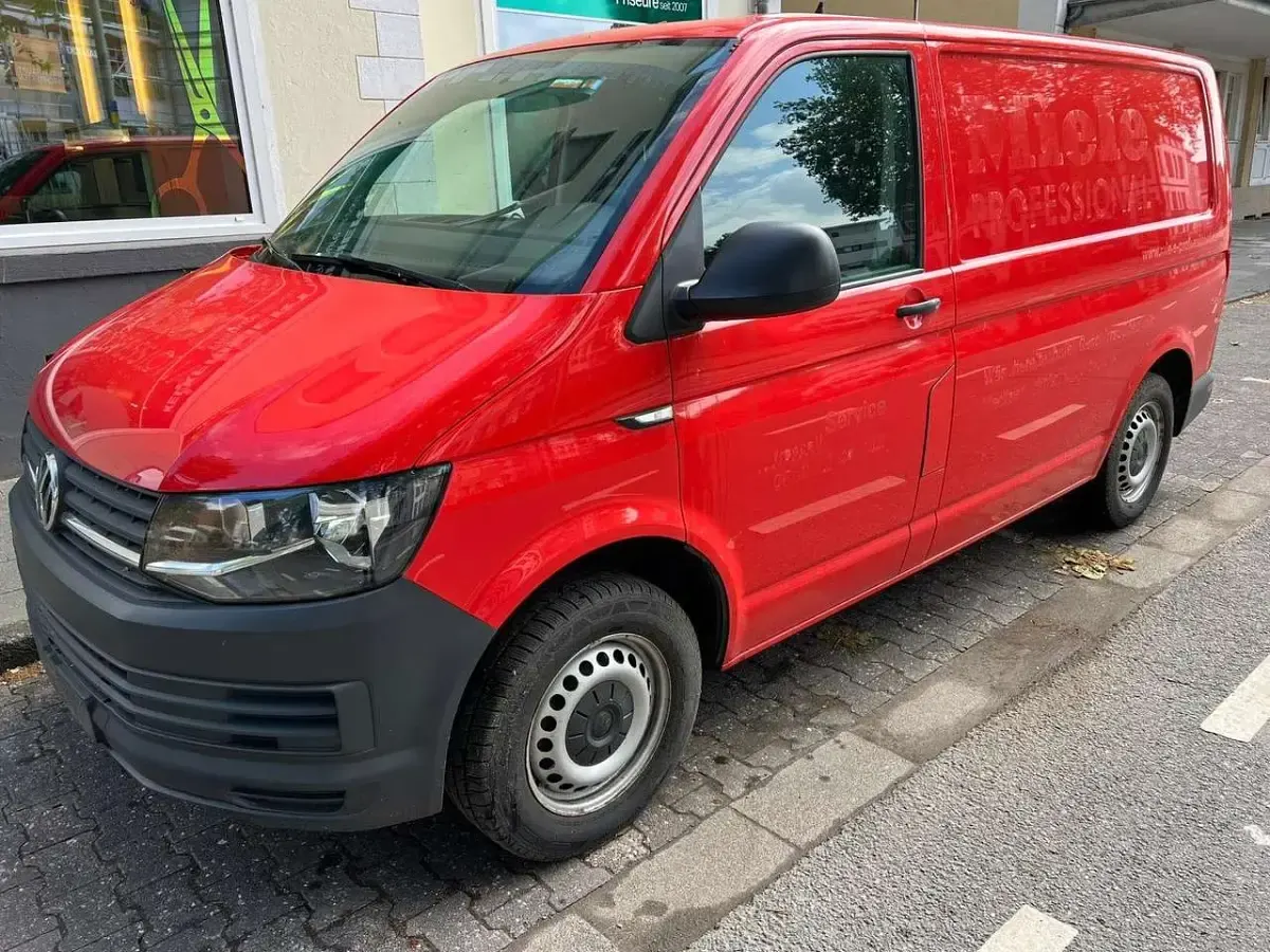Gebraucht VW Transporter 102 PS (75 kW) 2017 Rot Van